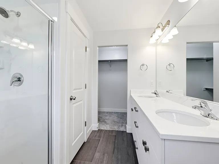153 W Silver Springs Dr — Photo 14