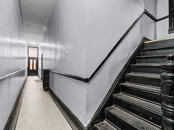 3rd image of 1060 Rogers Ave #6UNITS