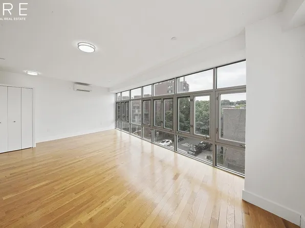 90-02 Queens Boulevard image 1 of 16