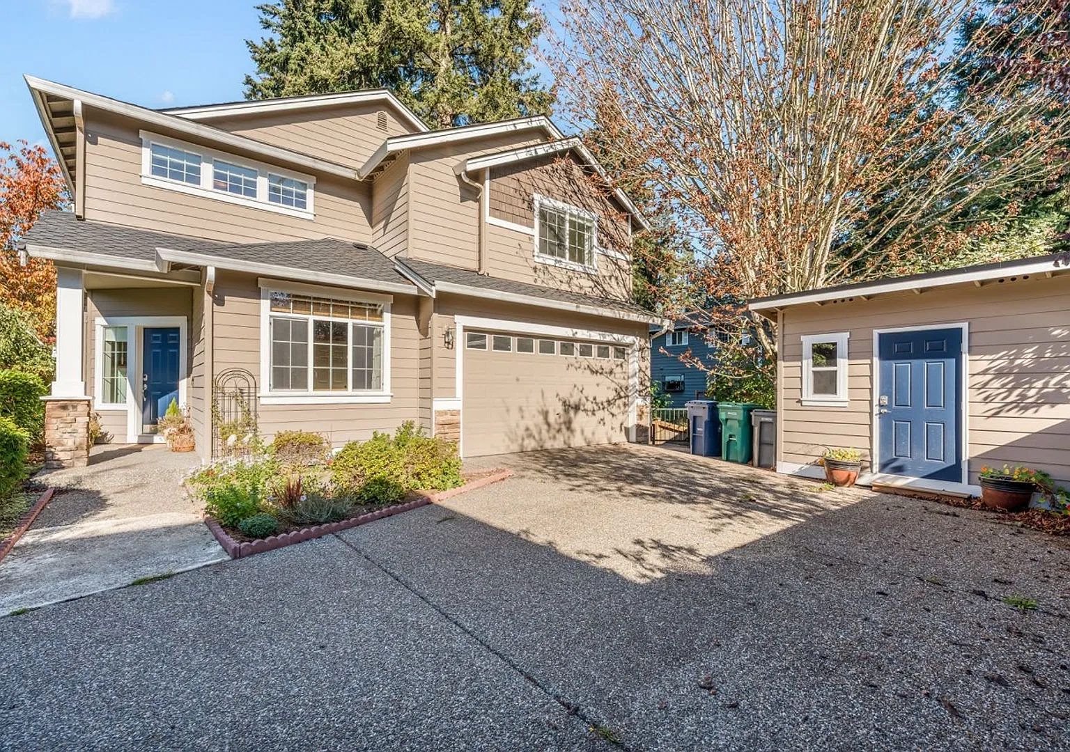 Beautiful Martha lake home available now! — Photo 1