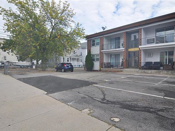 2nd image of 184 Regent Ave #4