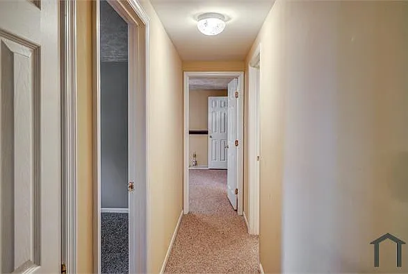 7600 Roscommon Ct #4 — Photo 10
