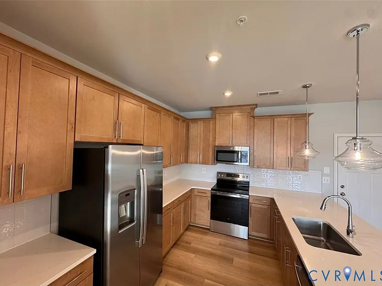 9252 Magellan Pkwy — Photo 1
