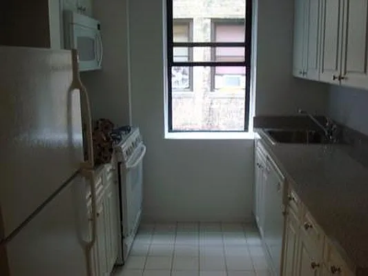 Rented by Bond New York | media 12