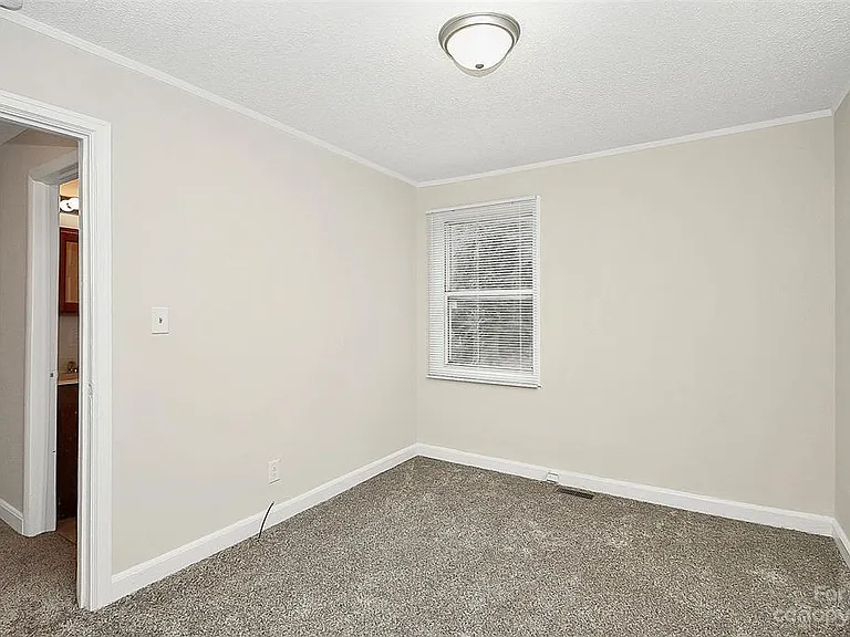 2300 Vanderbilt Rd — Photo 14