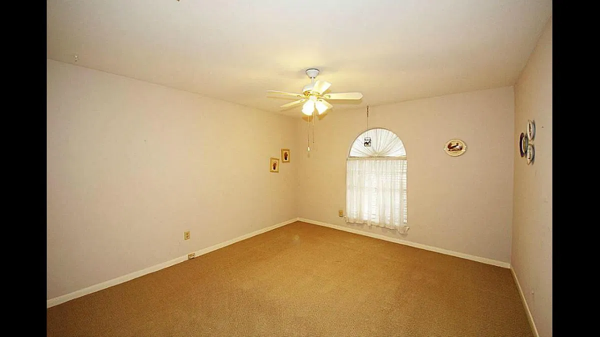5606 Arncliffe Drive — Photo 2