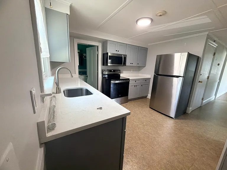 457 Main St #3 — Photo 4