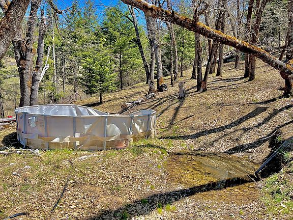 5th image of 1786 County Line Creek Rd