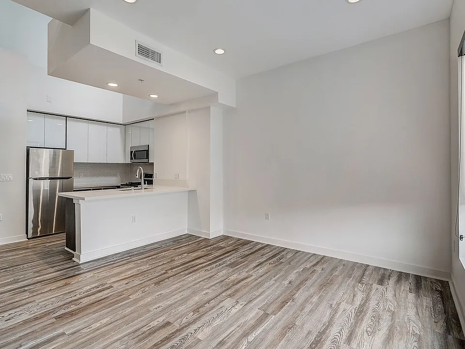 519 N Normandie Ave #9
