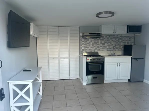 (undisclosed Address), San Diego, CA 92102