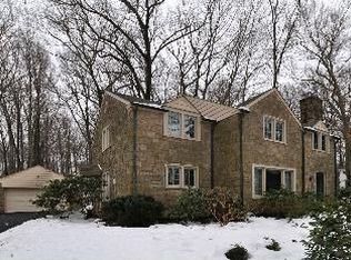 220 Woods Rd, Glenside, PA 19038
