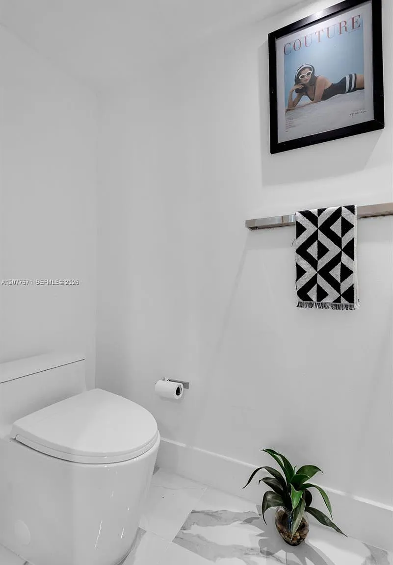 3 bed, 1983 sqft, $4,300 — Photo 3