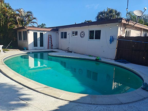 3rd image of 1101 SW 1st Ave