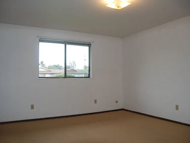 1704 Antoine Ave — Photo 8
