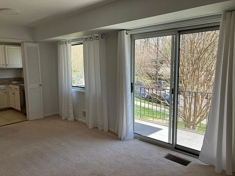 10620 Weymouth St #101 — Photo 18
