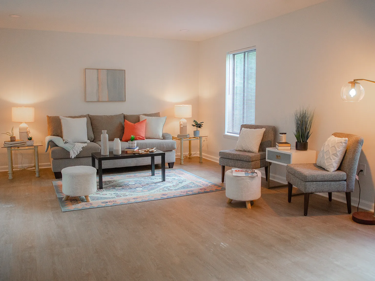 Woodland Country Apartments — Photo 2