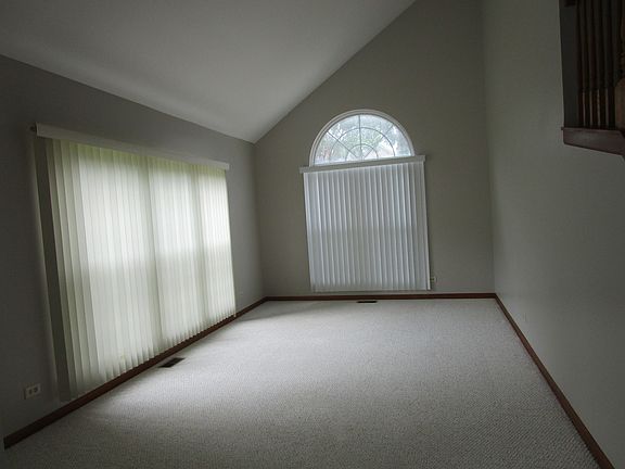 3rd image of 1471 Diamond Dr
