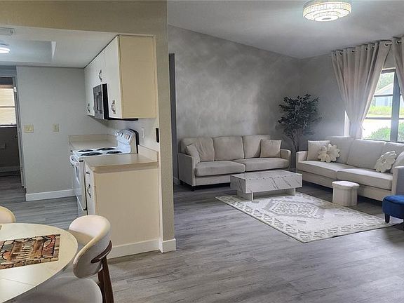 4th image of 23217 Glory Ave