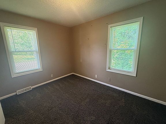 4th image of 113 W 10th St