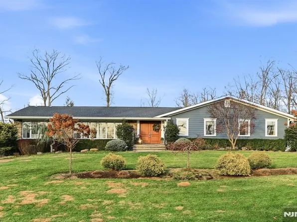 85 Oak Dr, Upper Saddle River, NJ 07458