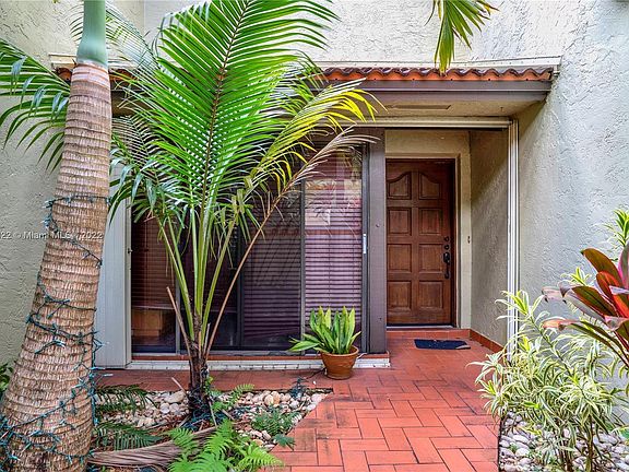 2nd image of 3603 Torremolinos Ave
