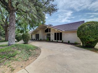 401 Lake Charles Ave N, Fort Worth, TX 76103