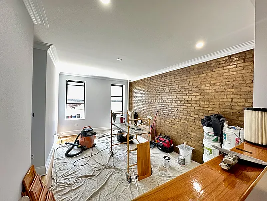 Rented by Zjama Realty Corp | media 6