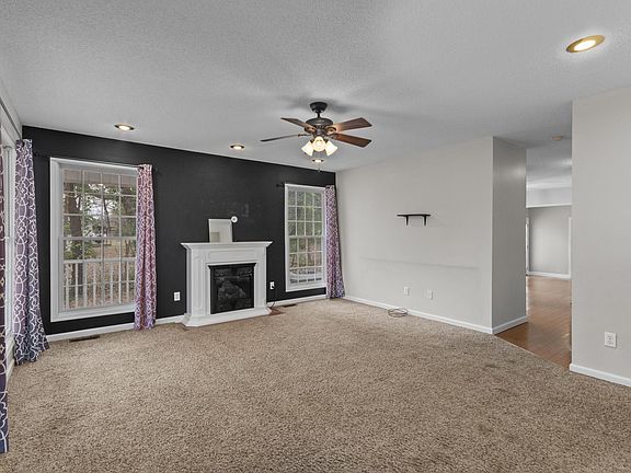 3rd image of 1532 Oak Park Blvd