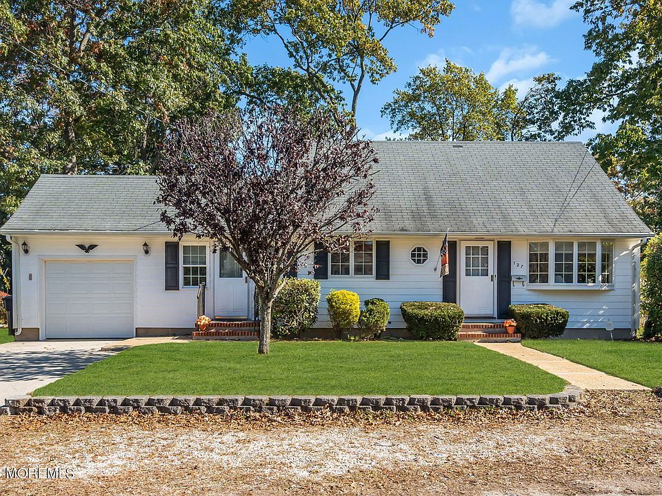 1st image of 127 Harding Drive