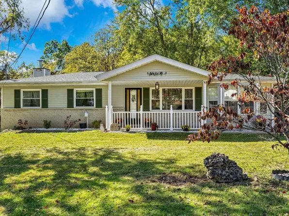107 Short Dr, Fenton, MO 63026