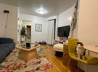 211 W 21st St #2E, New York, NY 10011