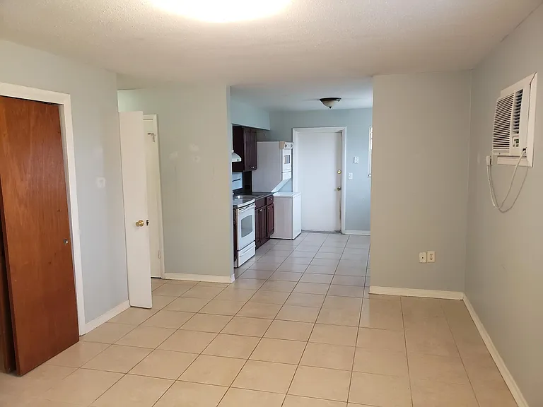 405 NW 11th Ave — Photo 4