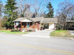 104 Underwood Rd, Oak Ridge, TN 37830
