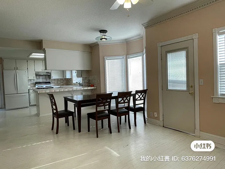 539 J St — Photo 4