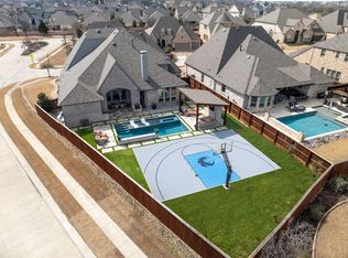 871 Garland Dr, Lantana, TX 76226