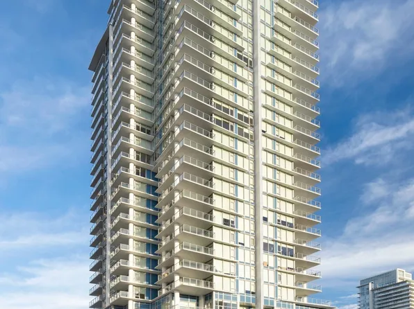 699 Whiting Way #1108, Coquitlam, BC V3J 7W9