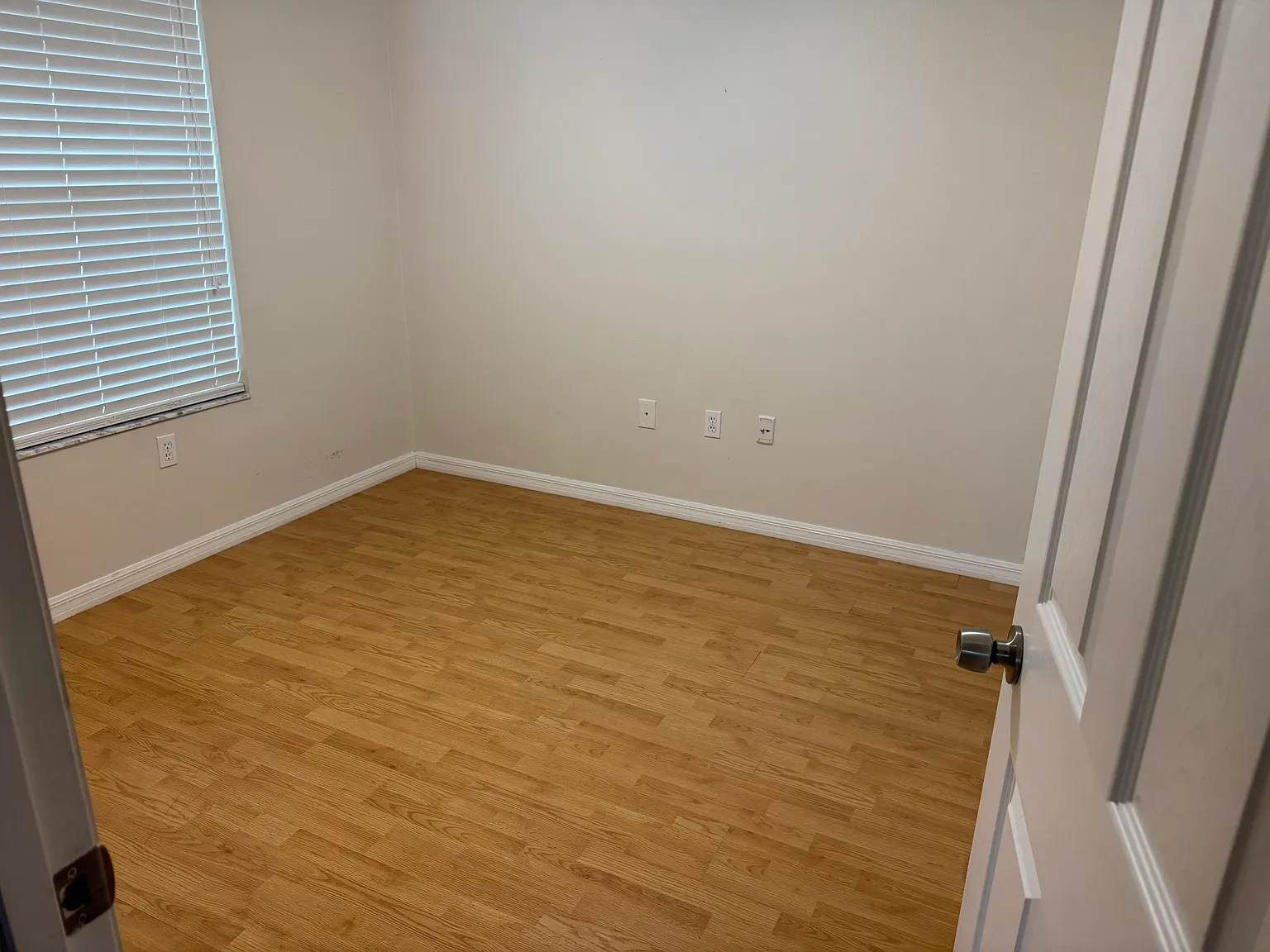 3 bed, 1485 sqft, $900 — Photo 3