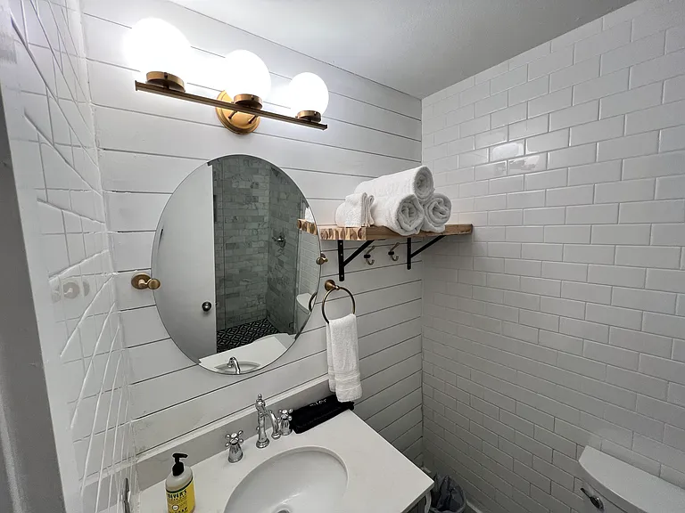 784 1st Ave N #784 — Photo 9