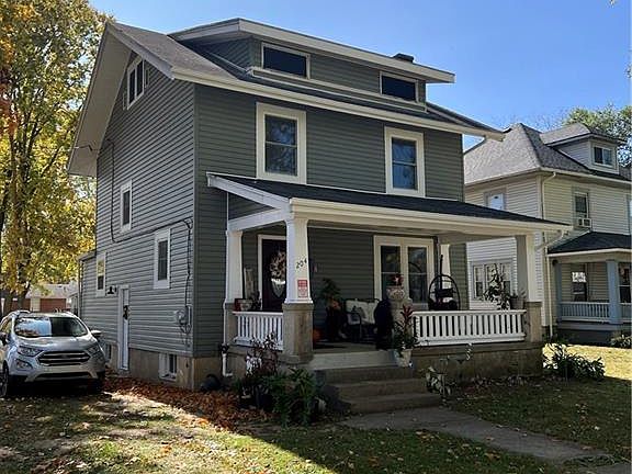 2nd image of 204 E Main St