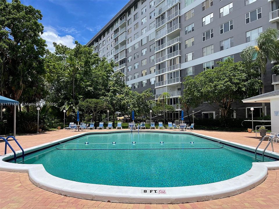 2nd image of 3850 Washington St #Penthouse 15
