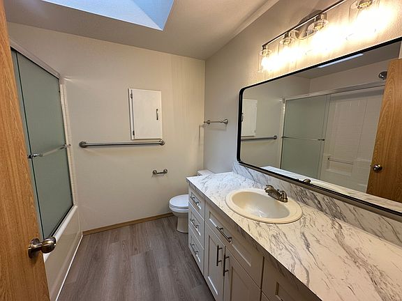 5th image of 5525 67th Ave NE #B