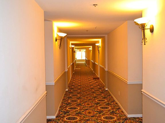 4th image of 3311 Wyndham Cres #1201