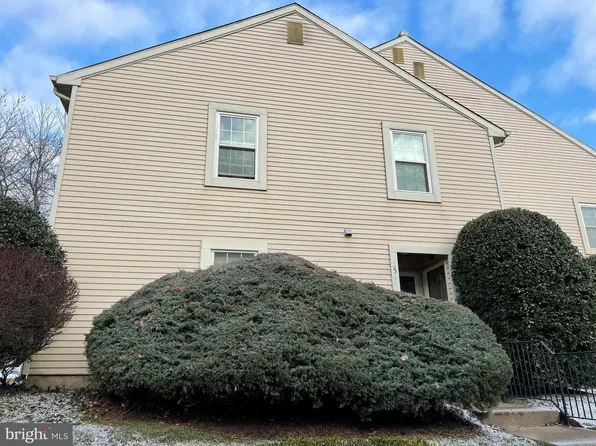 2513 Society Pl, Newtown, PA 18940