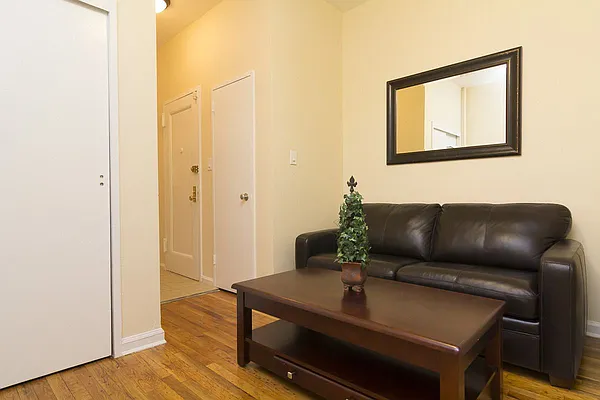 Rented by Compass | media 7