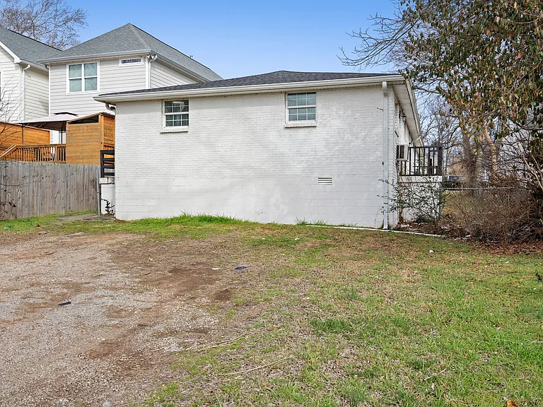 1621 Arthur Ave #C — Photo 24