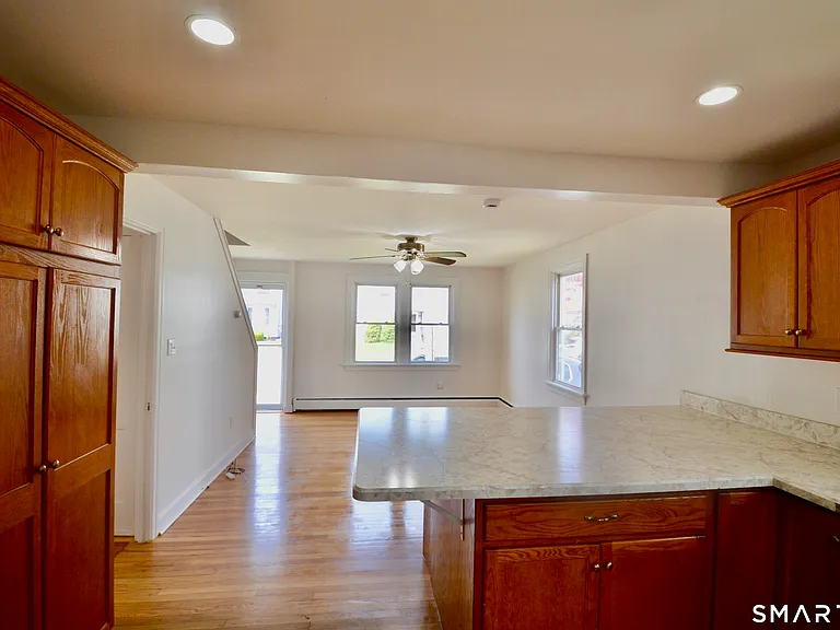 314 Knowlton St — Photo 5