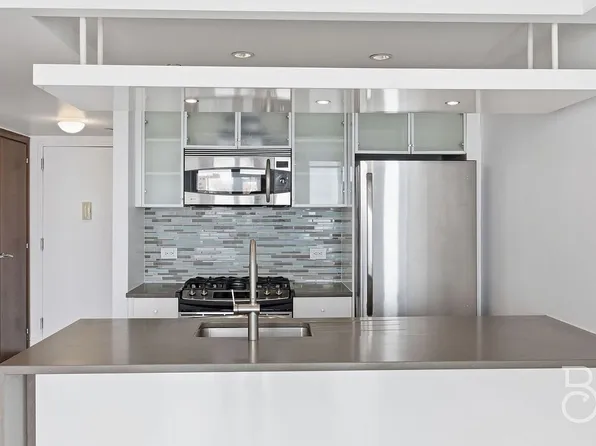 21-24 30th Ave #4A, Astoria, NY 11102