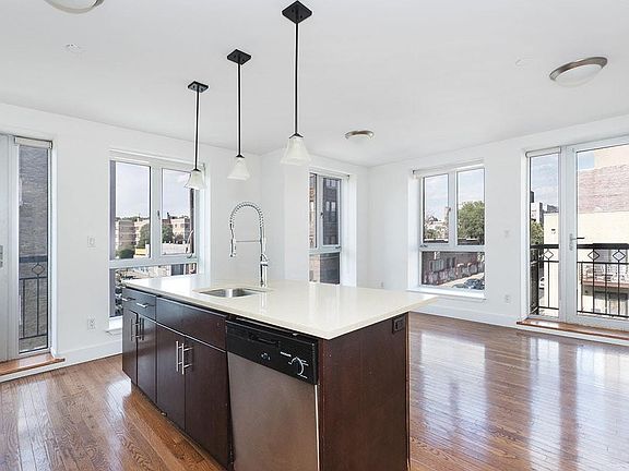 2nd image of 80 Meserole St APT 2D