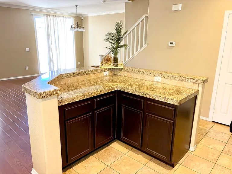 425 S Meadowbrook Dr S #106 — Photo 14