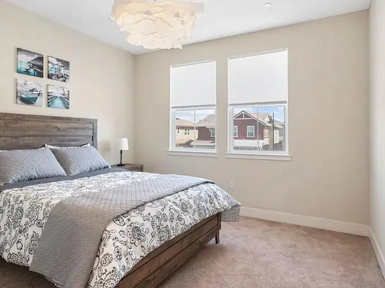 17905 Eastman Ct — Photo 14